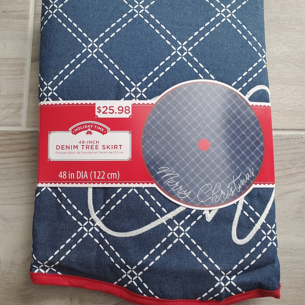 Christmas Tree Skirt - Picture 3 of 4